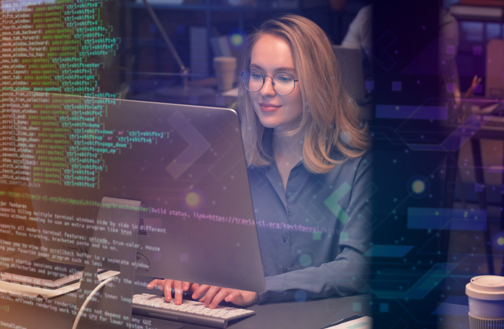 Mujer desarrollando plataformas móviles